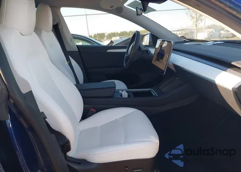 2023 Tesla Model Y Awd/Long Range Dual Motor All-Wheel Drive z USA, uszkodzony, nr VIN 7SAYGAEE6PF683829